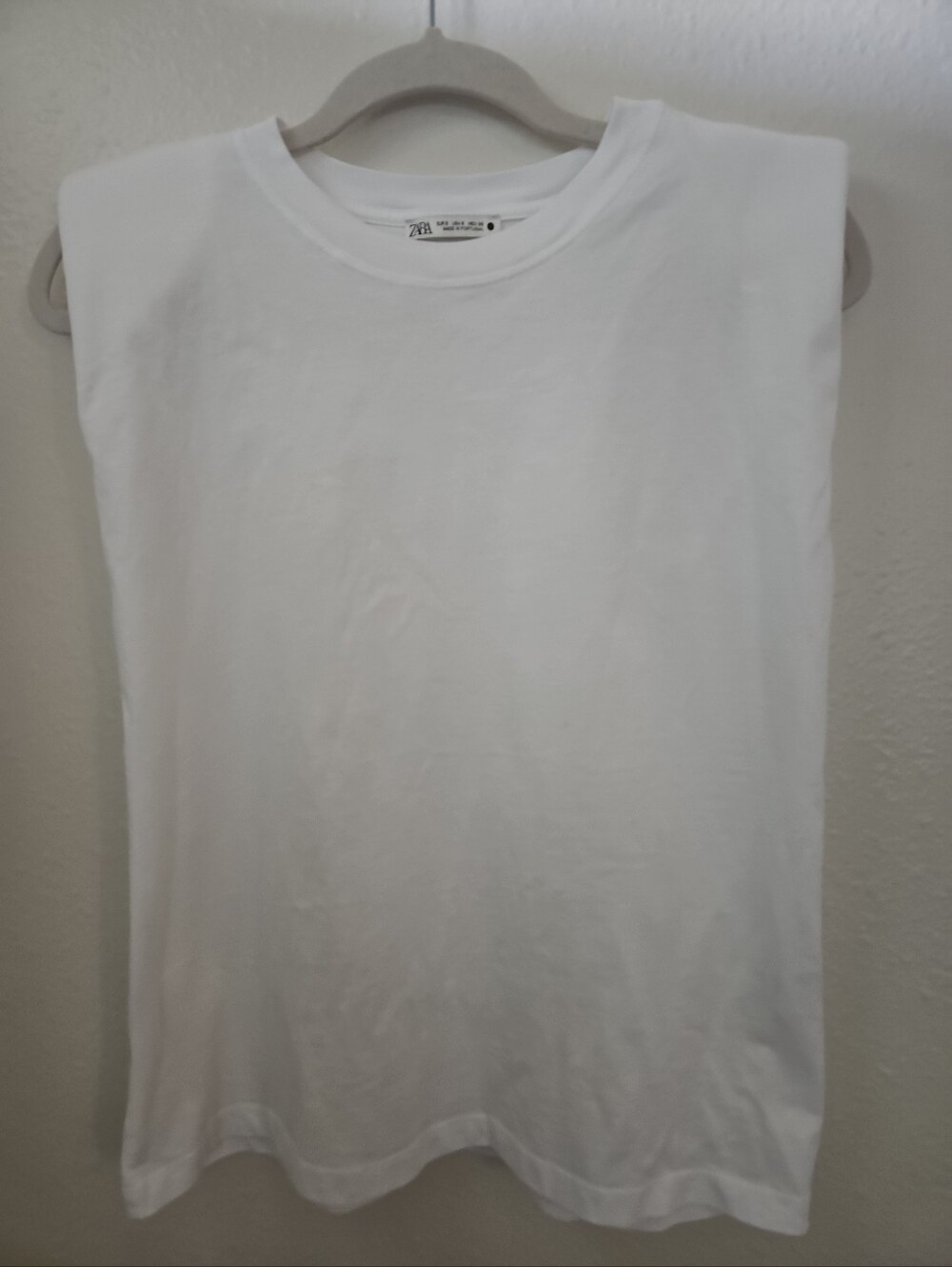 Zara Padded Shoulder Muscle Tee - White - Size Small